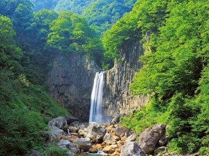 新潟県　苗名滝